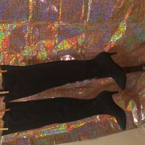 Black thigh high woman's boot's